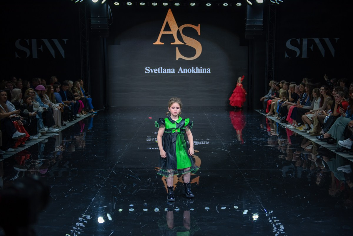 SochiFashionWeek2024 дизайнер Анохина Светлана. Семейный и коммерческий фотограф в Сочи Александр Бодунов
