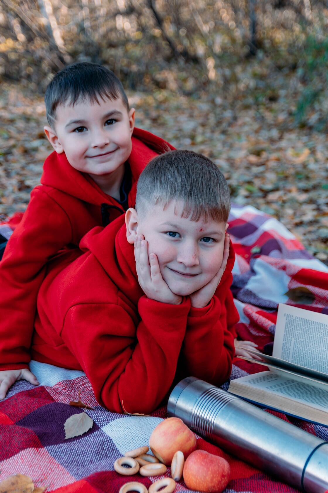Артём и Арсений. Фотограф Алёна Царькова. Киселевск