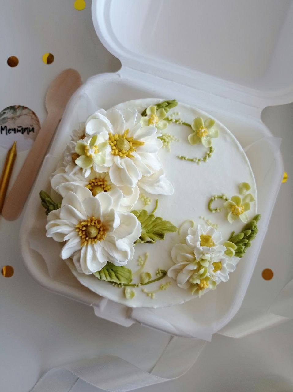 Работы учениц. Аникина Юлия / Кремовая флористика в корейской технике