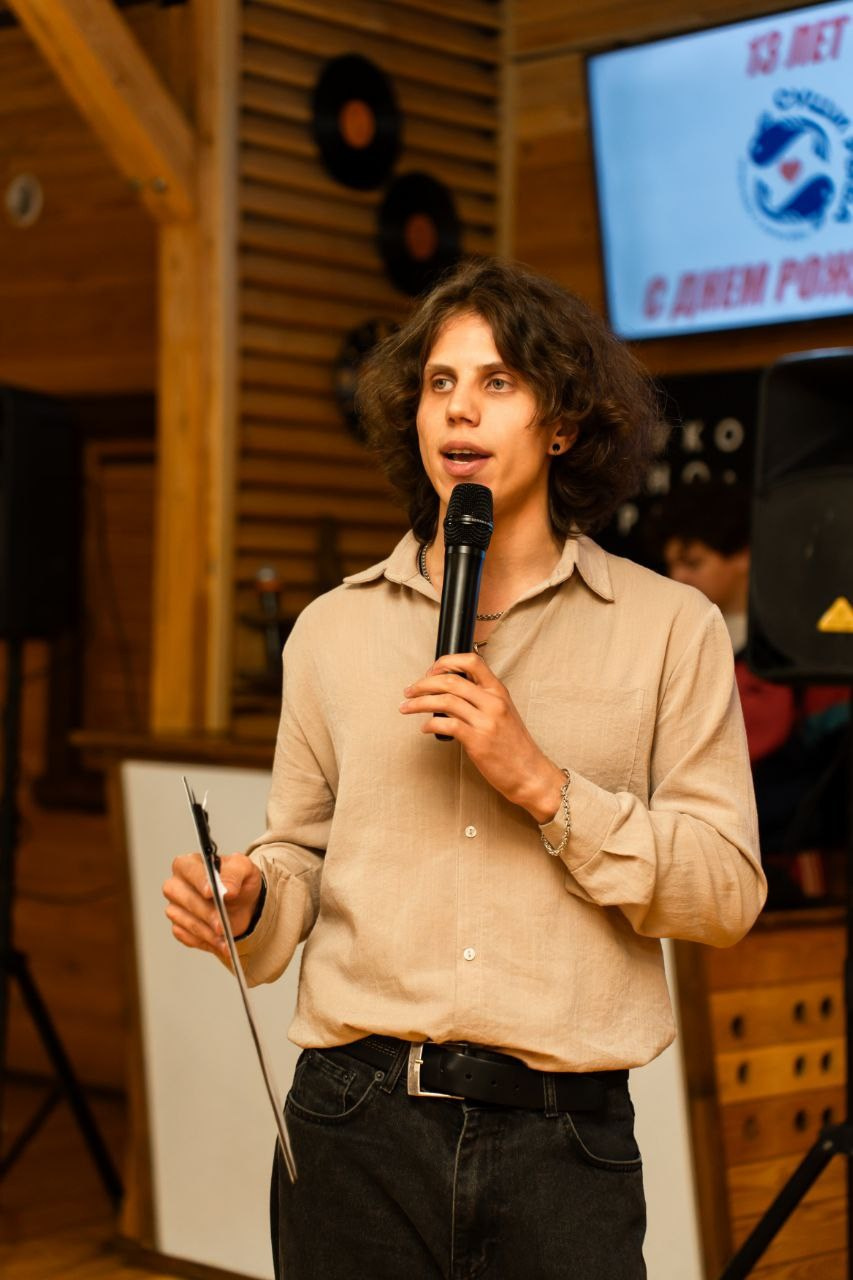 Ведущий мероприятий Илья Копа