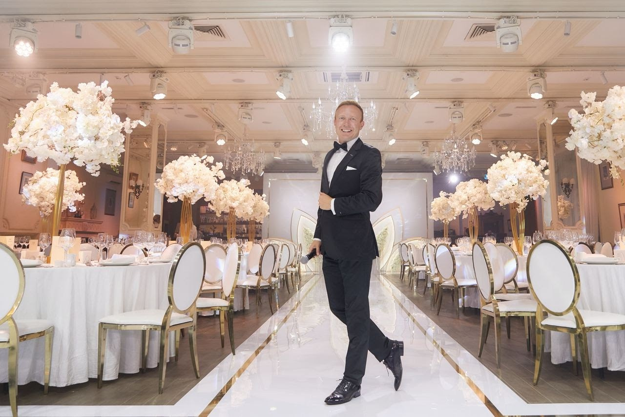 Ведущий Калашников. Подрядчики и друзья сети свадебных площадок House for wedding
