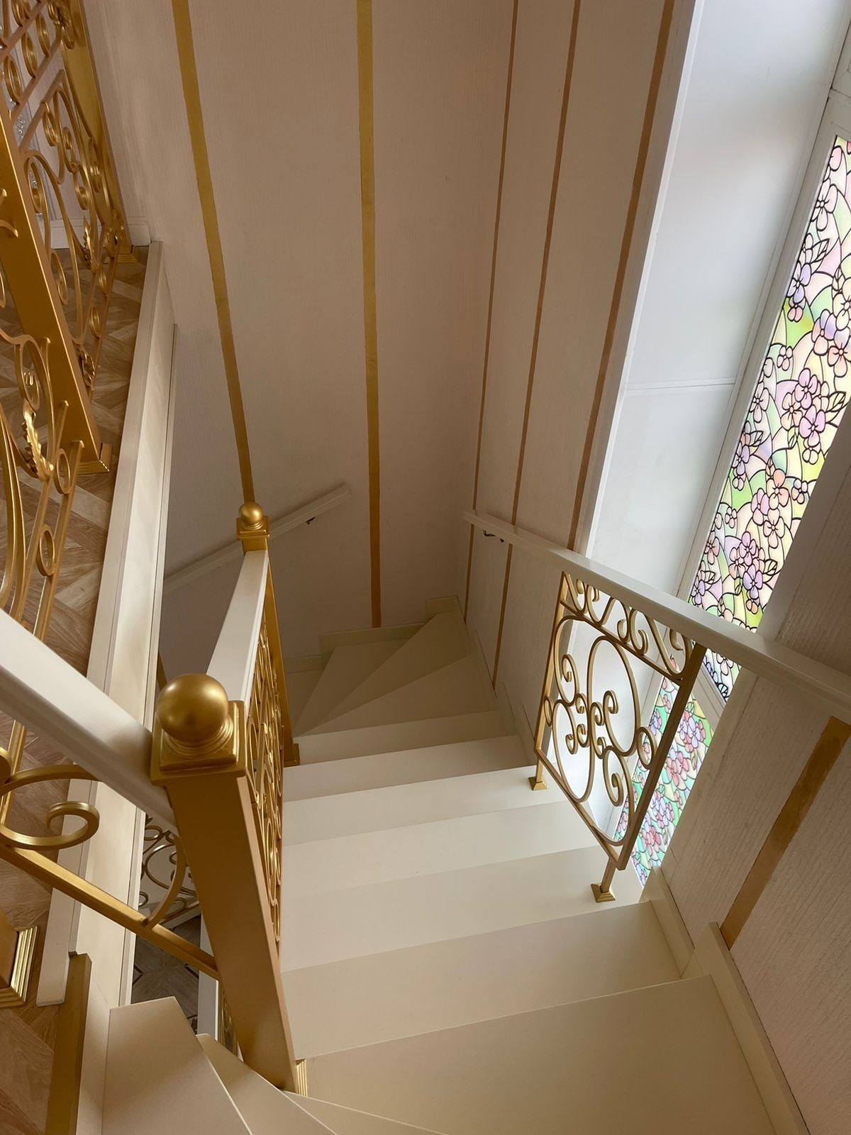 Лестница Барокко. Столярное производство Камыши-Хвощи