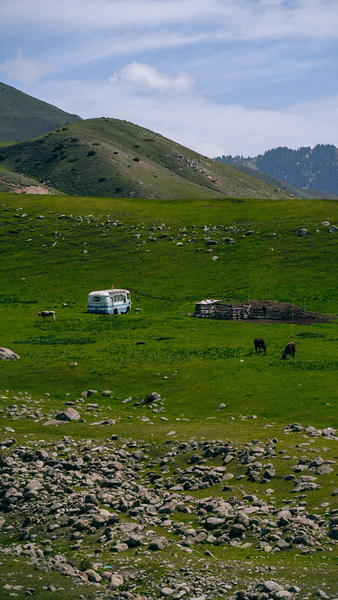 Кыргызстан. Человек с фотокамерой