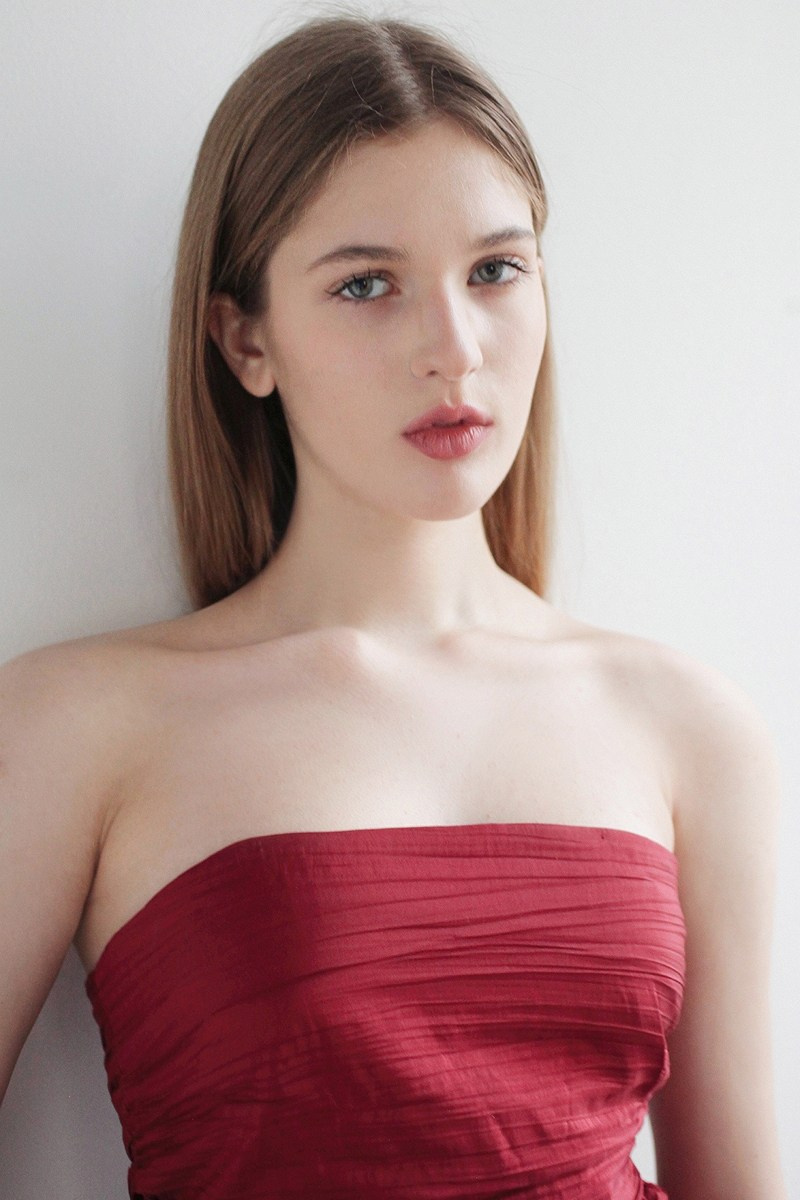 Yulia Grafa. DISTINCTIVE MODEL AGENCY. Модельное агентство специализирующиеся на зарубежном плейсменте моделей