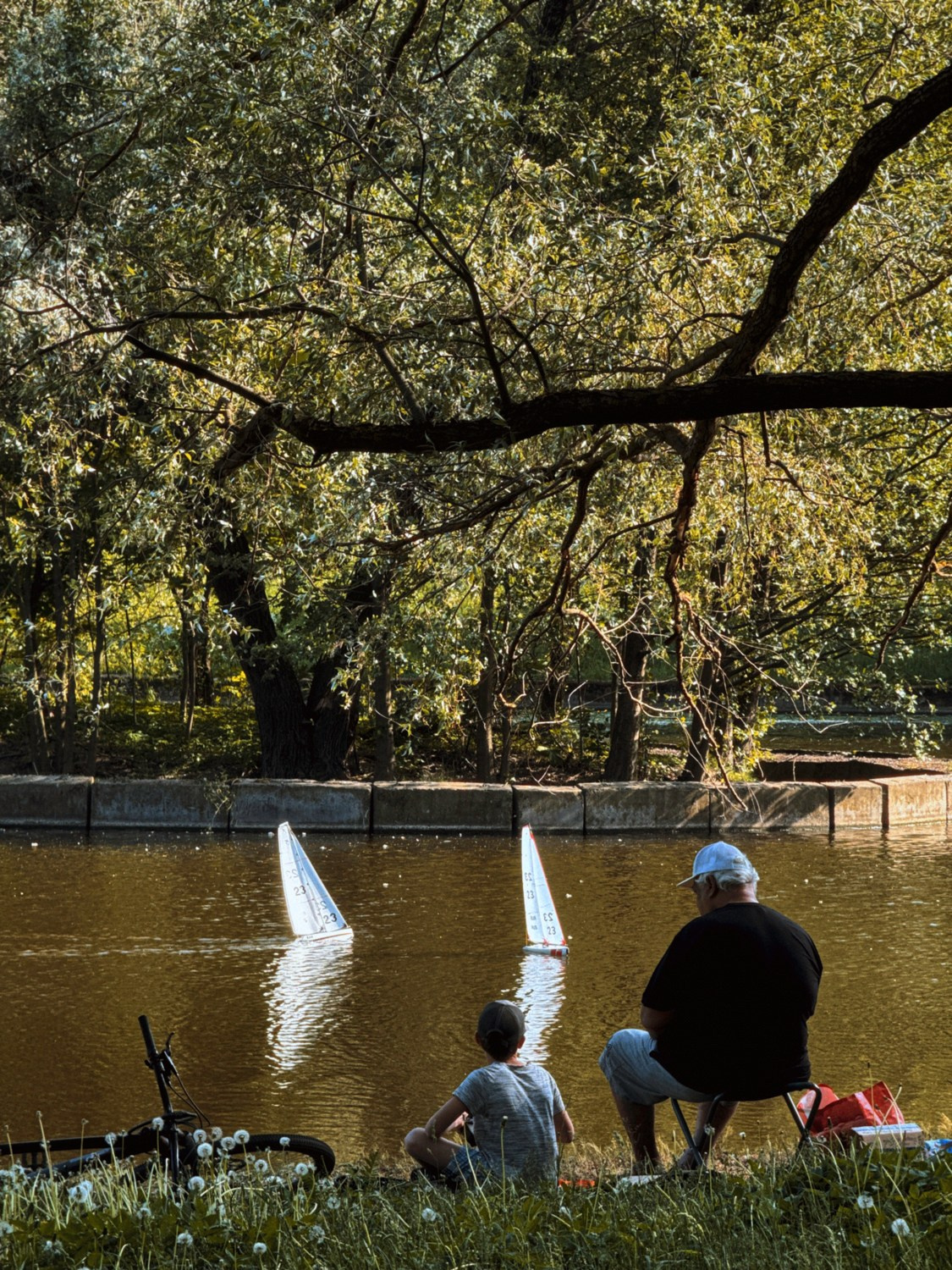 Современная концептуальная фотография о теле, уязвимости и идентичности. Визуальная практика на стиле честности, пост-иронии и искусства.Рекламная фотография, Концептуальная фотография, Современный художник, Психология, Коммерческий фотограф, Репортажный фотограф, Стрит фотография, Арт, Сюрреализм, Мобильная фотография, Снято на айфон, Дима Бурза