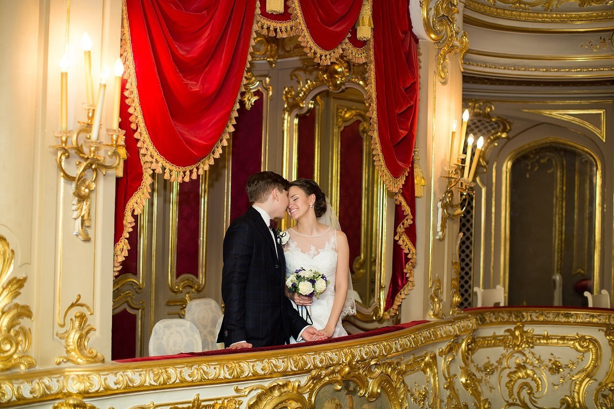 Свадебные съемки. Женский фотограф в Санк-Петербурге и Москве — фотосессия девушки в студии, портрет, фотосъемка