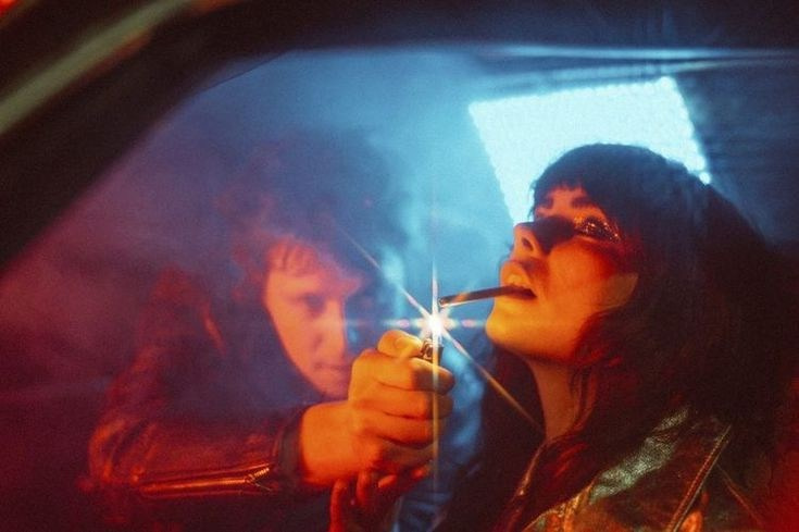 Две девушки