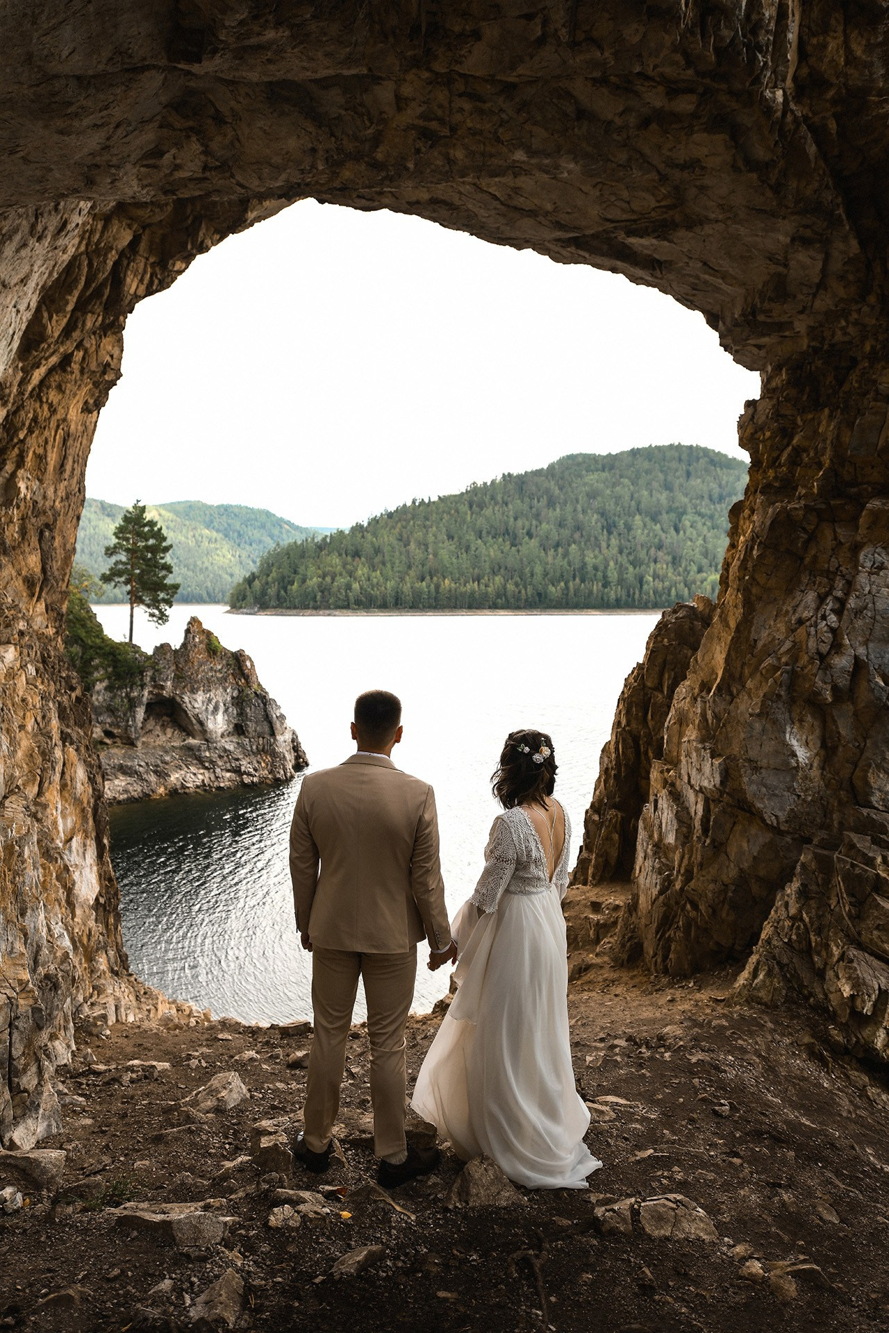 🌿 Влад и Влада — романтичная свадьба в лесу и на яхте | Камерная церемония в Красноярске. 📸 Свадебный и семейный фотограф в Красноярске Тихомиров Евгений | 17 лет опыта | 800+ свадеб