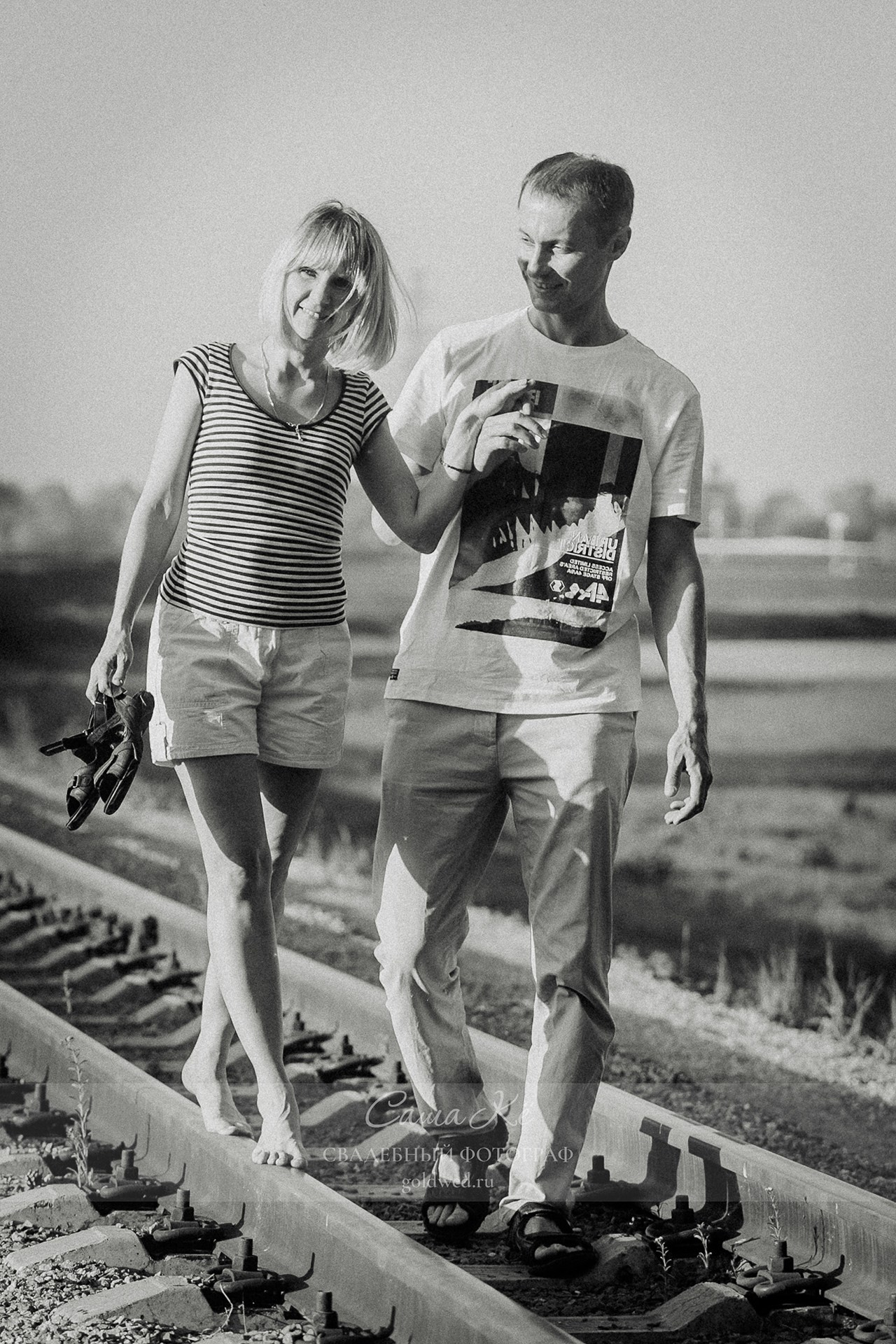 Прогулочная фотосессия в Новосибирске - семейная съемка с эмоциями и нежностью в парке