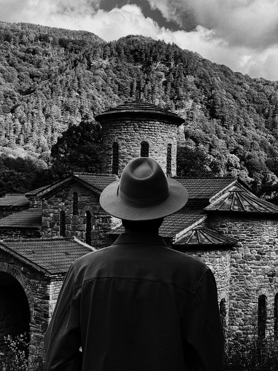 Современная концептуальная фотография о теле, уязвимости и идентичности. Визуальная практика на стиле честности, пост-иронии и искусства.Рекламная фотография, Концептуальная фотография, Современный художник, Психология, Коммерческий фотограф, Репортажный фотограф, Стрит фотография, Арт, Сюрреализм, Мобильная фотография, Снято на айфон, Дима Бурза