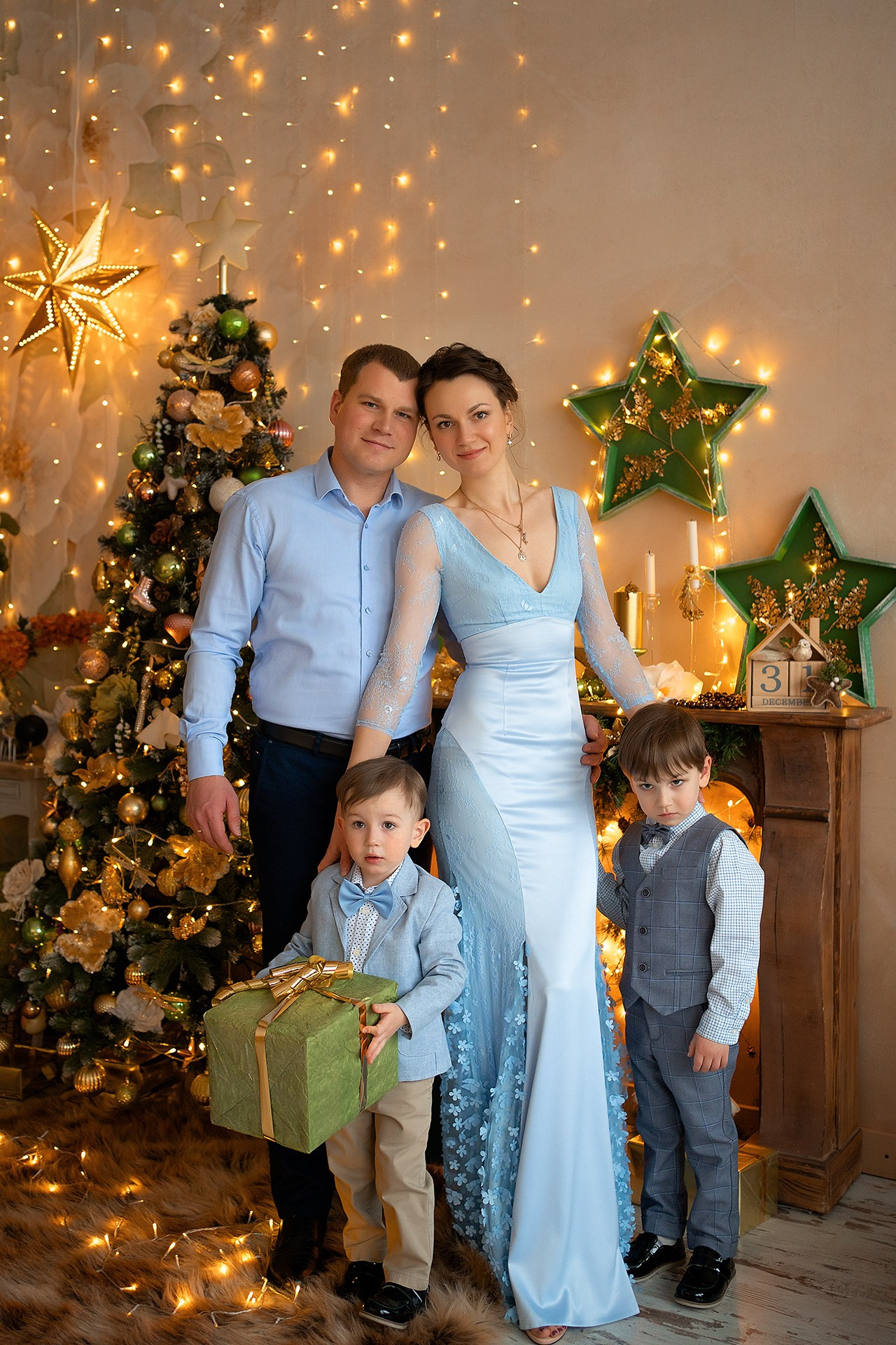 Новогодняя семейная фотосессия в студии Cocoon. Семейный и детский фотограф в Москве Екатерина Офицерова