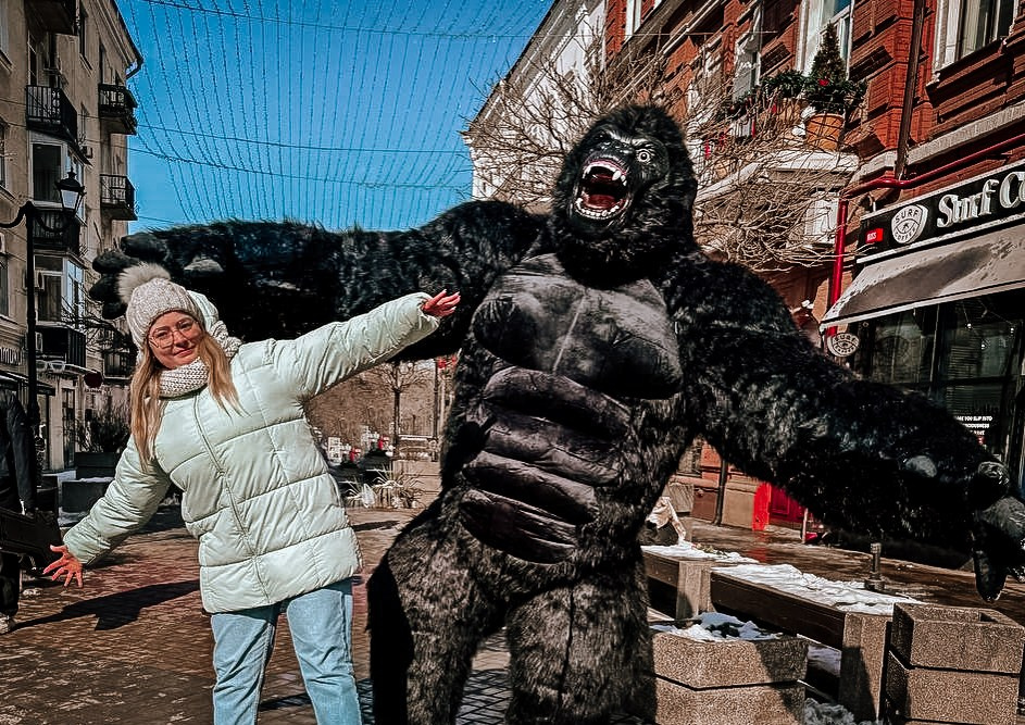Эксперсс поздравление.ростовые куклы, медведь, панда, горилла. Организатор праздников. Ведущая Марина Гребенникова