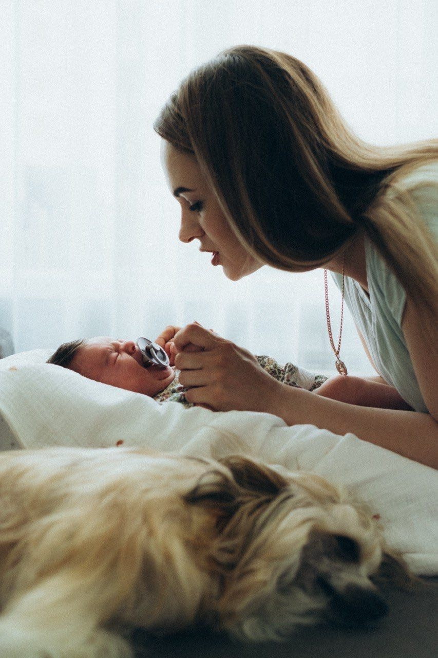 A friendly family. Veles is one and a half years old, and daughter Amelia is one month old.