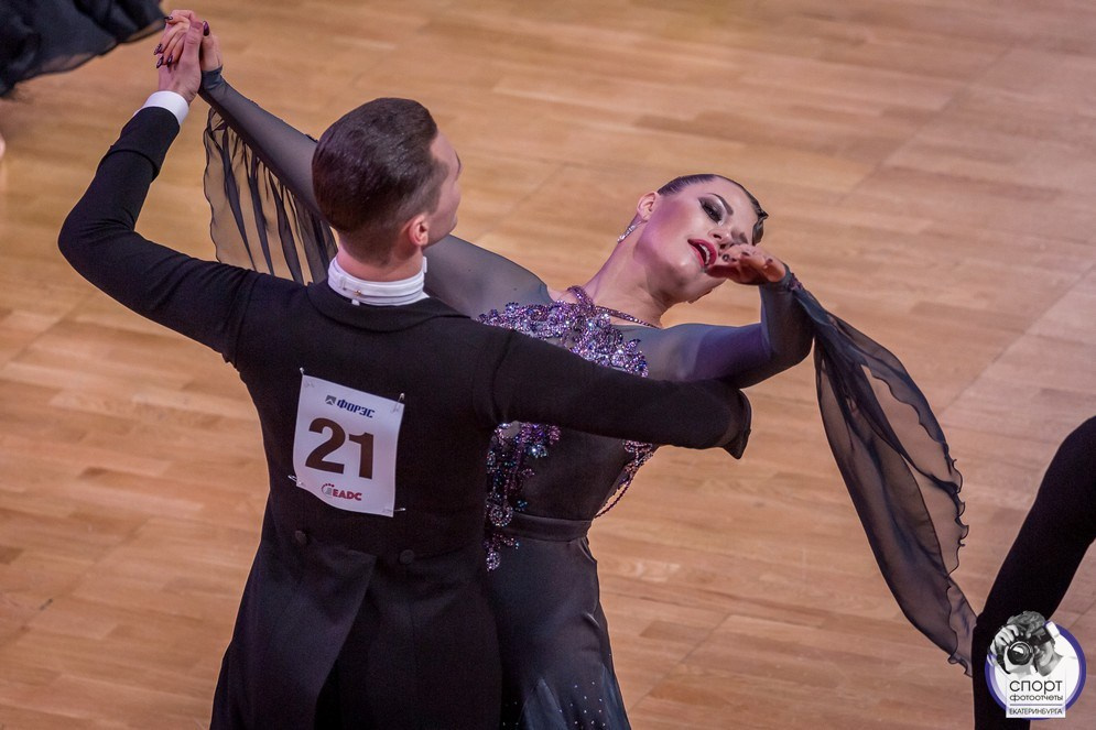 DANCE. Фотограф для маркетплейсов Михаил Бове