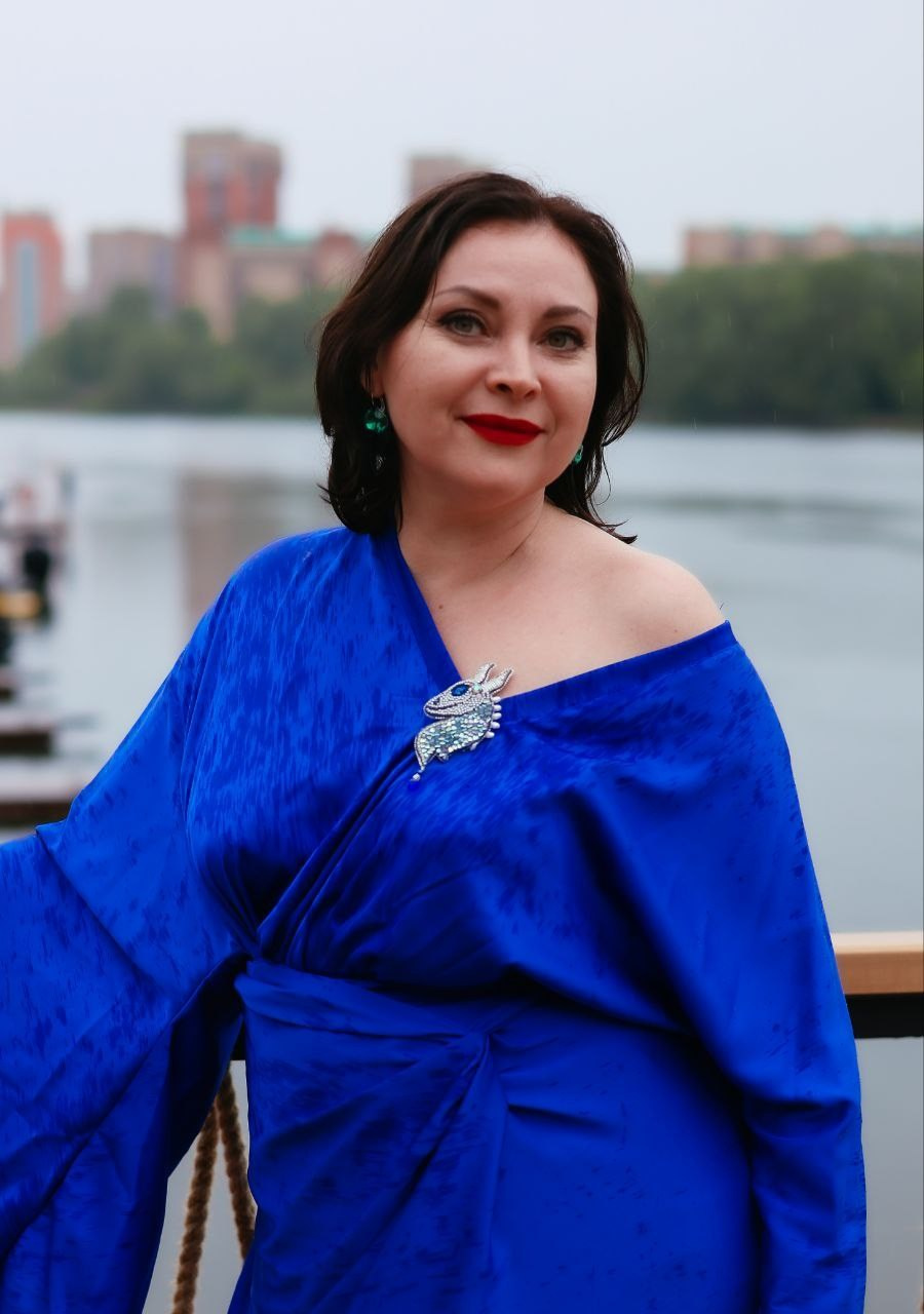 ТЫ КОРОЛЕВА. Фотограф Красноярск съемки лавстори, фотосессия в студии, портретная съемка, творческие фотосессии