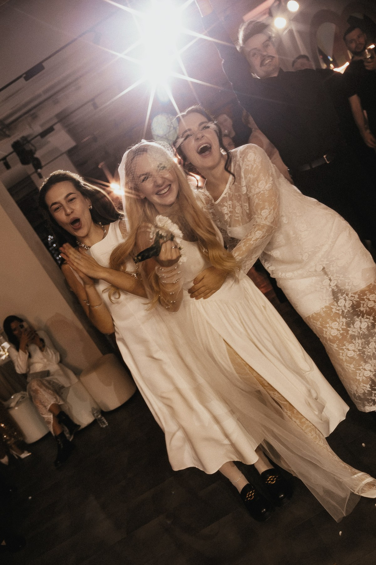 Фотограф на свадебную вечеринку Москва. VERSLIBRE | Свадебный и репортажный фотограф в Санкт-Петербурге, Москве, и Поволжье