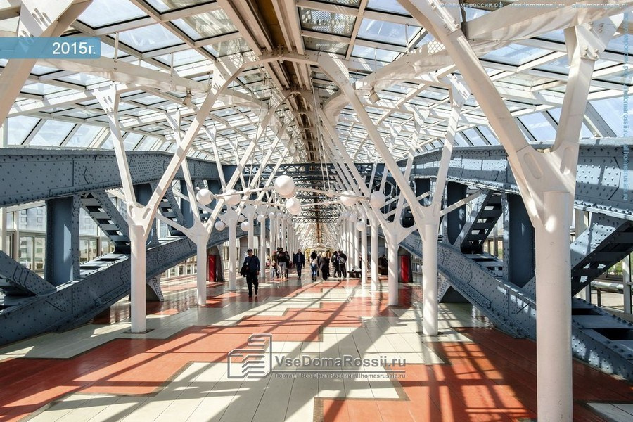 Фотосессия на Москве-реке — виды на набережные, мосты и речные трамвайчики