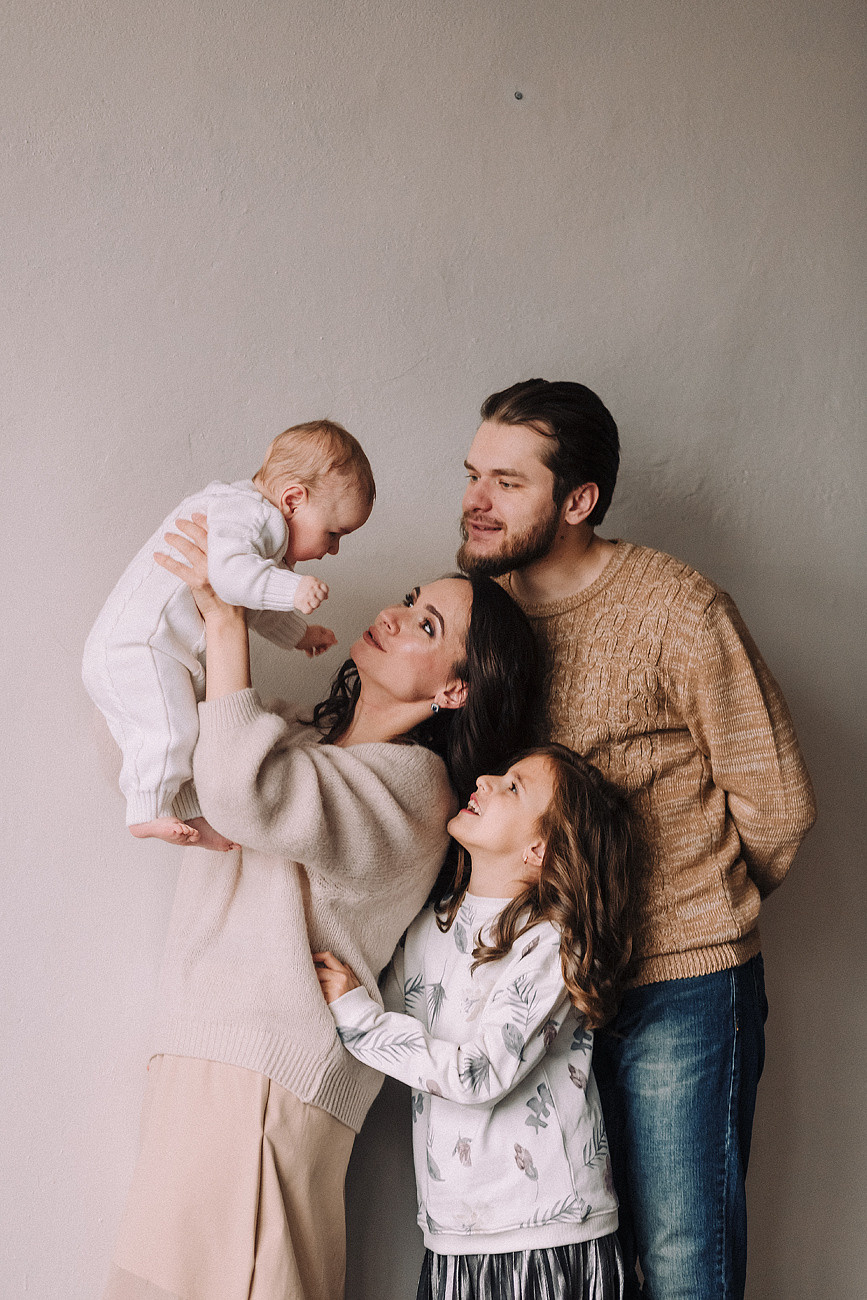 Семейная в студии. Свадебный и семейный фотограф Москва Екатерина Верижникова