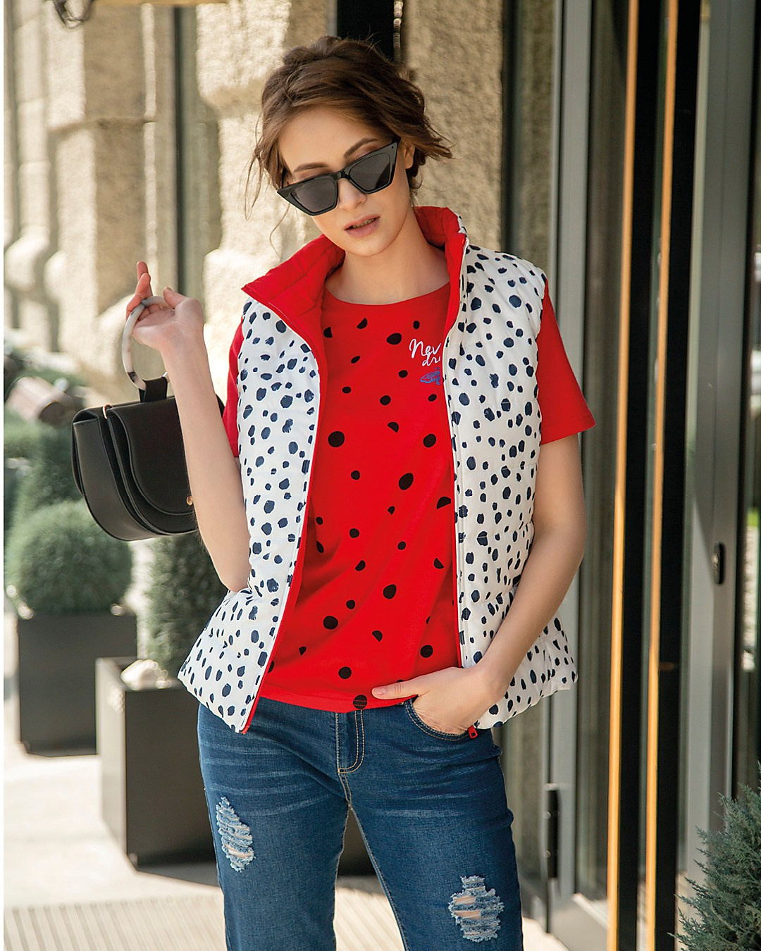 Имиджевая фэшн съемка одежды: кампейн, лукбук, эдиториал, Новосибирск. Съемка фото и видео для маркетплейсов Вайлдберриз, Озон в Новосибирске