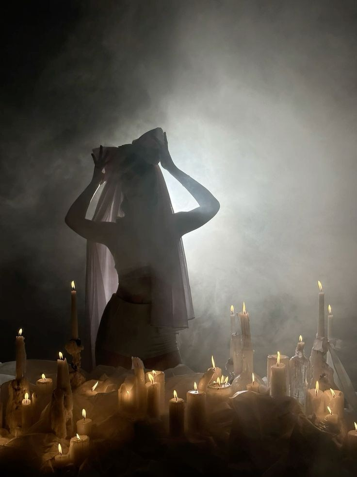 Одинокий свет свечи. Александра Мельниченко/ Бегающий фотограф