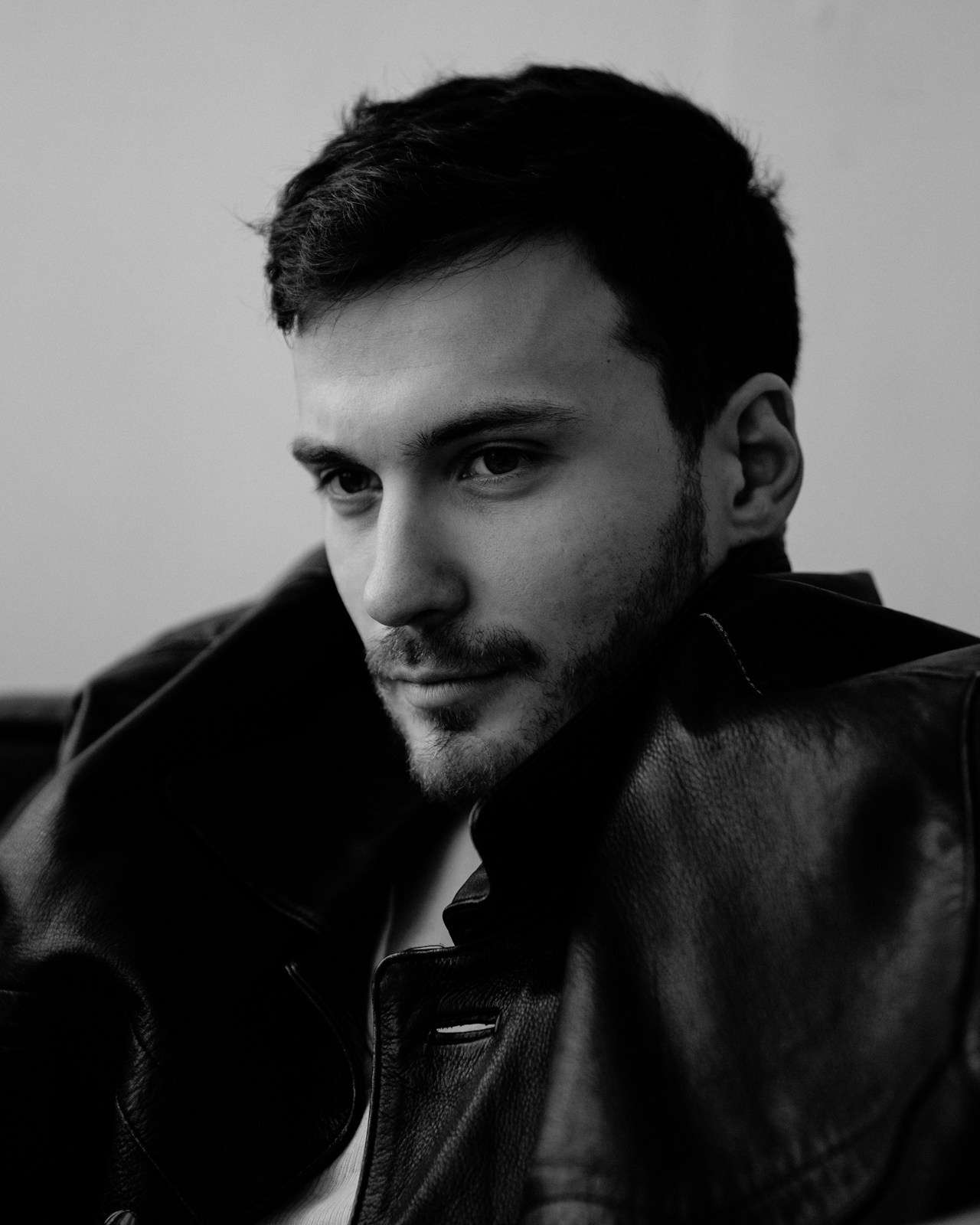 Портфолио Парня модели Глеб Русанду. Продакшен г. Москва съемка мужской одежды, мужские модели, фото и видео, организация под ключ