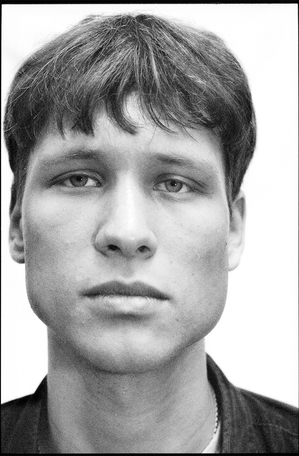 Классическая портретная выездная фотосессия (полевое исследование). Один человек один кадр. Летняя Школа. Дубна. Портретный и художественный фотограф в Москве Пётр Корень
