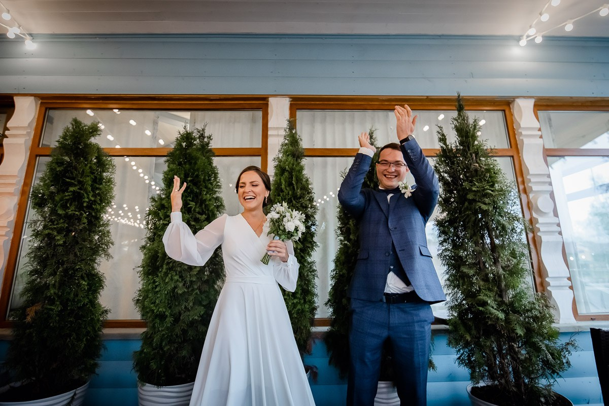 Свадебная фотосессия в ресторане. Свадебный фотограф в Санкт-Петербурге Антон Владимиров