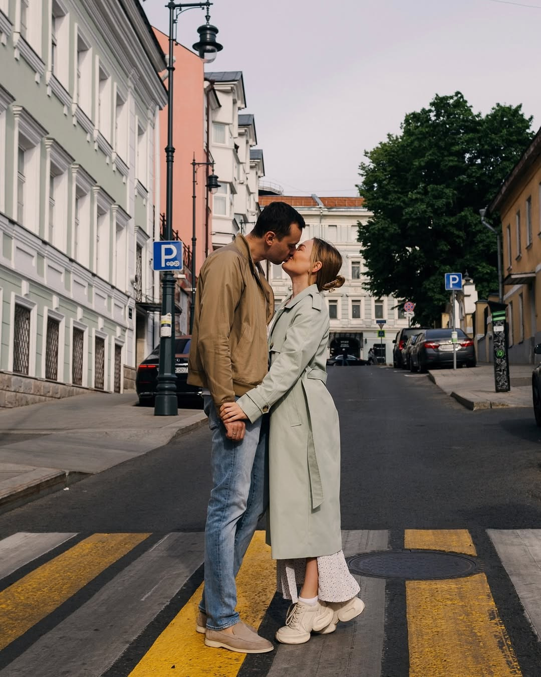 Lovestory прогулка. Женский и лавстори фотограф в Москве Елена Аксютко