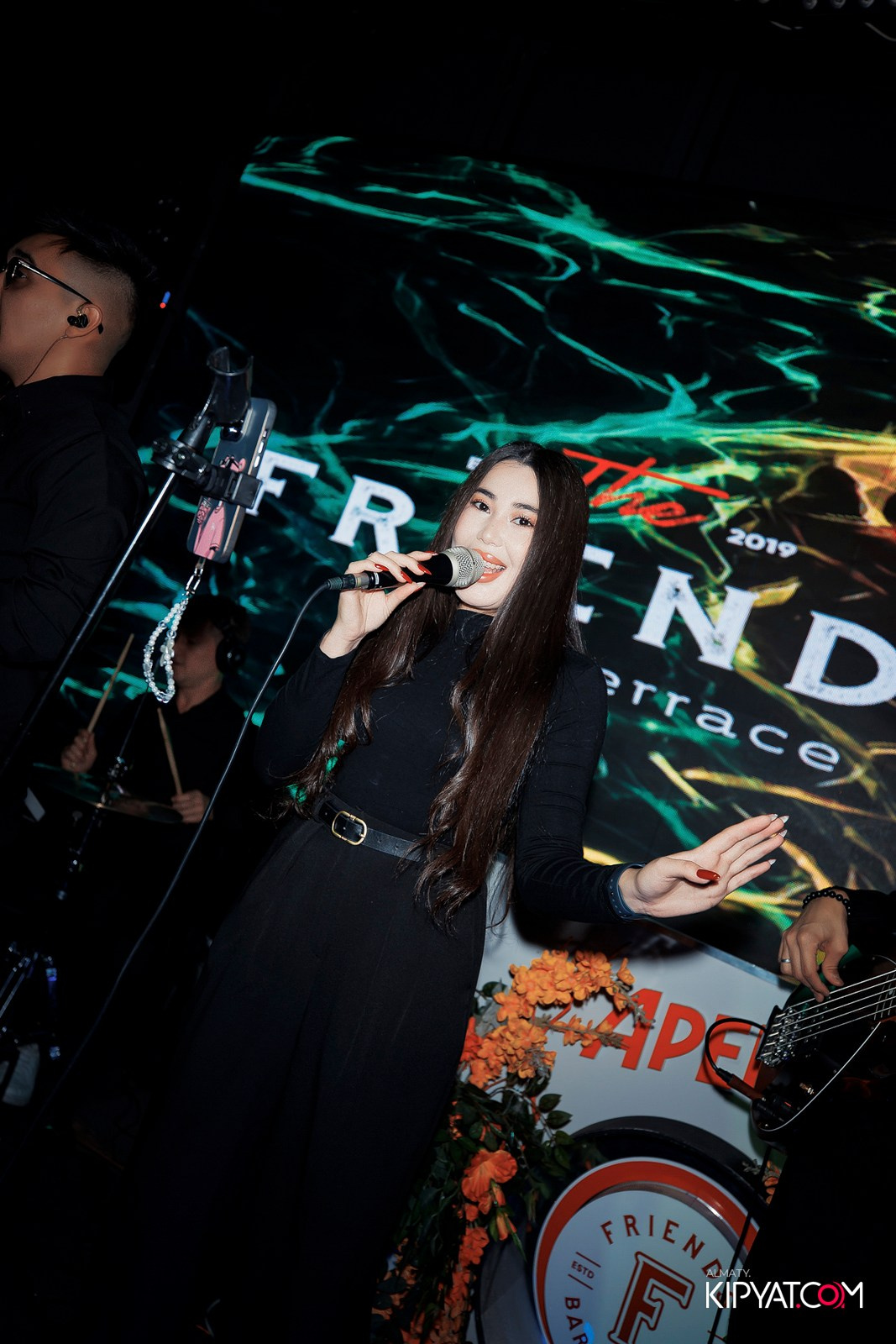 FRIENDS BAR & TERRACE. КИПЯТКОМ АЛМАТЫ!