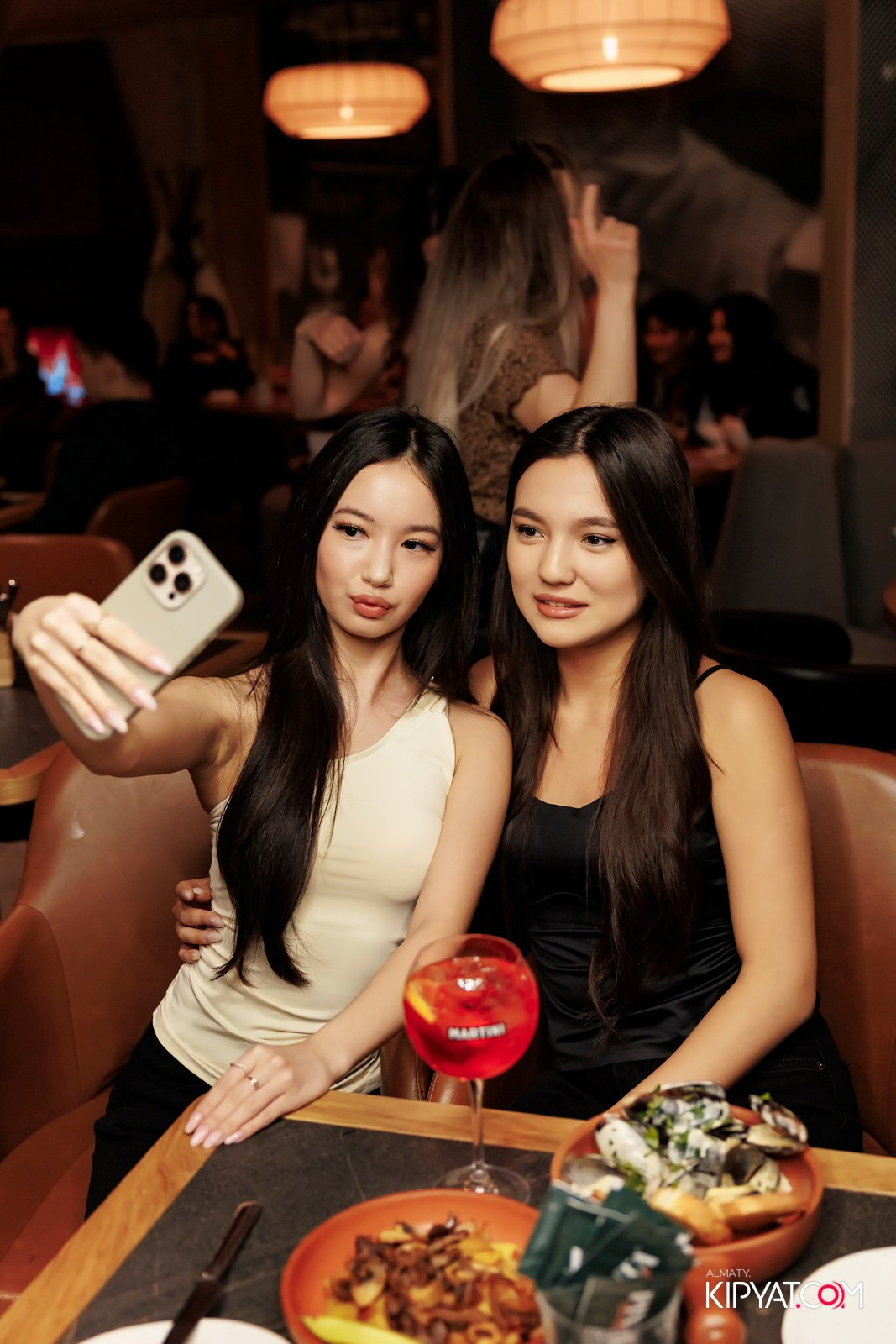 ПИНТА НА СЕЙФУЛЛИНА. КИПЯТКОМ АЛМАТЫ! Фотосъемка мероприятий в Алматы