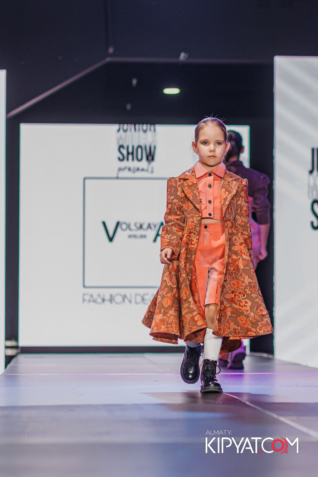 JUNIOR MODELS SHOW В РАМКАХ БЛАГОТВОРИТЕЛЬНОГО ПРОЕКТА МОДА ЗА СЧАСТЬЕ ДЕТЕЙ. КИПЯТКОМ АЛМАТЫ!