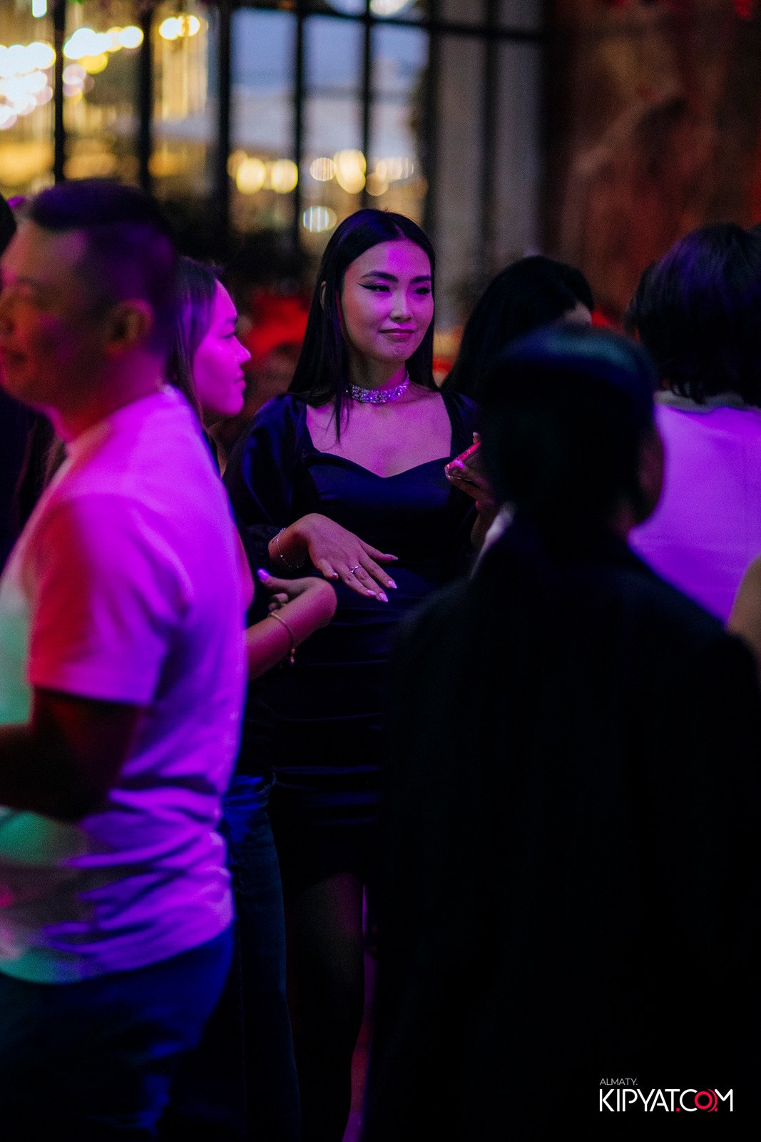 FRIENDS BAR & TERRACE. КИПЯТКОМ АЛМАТЫ!