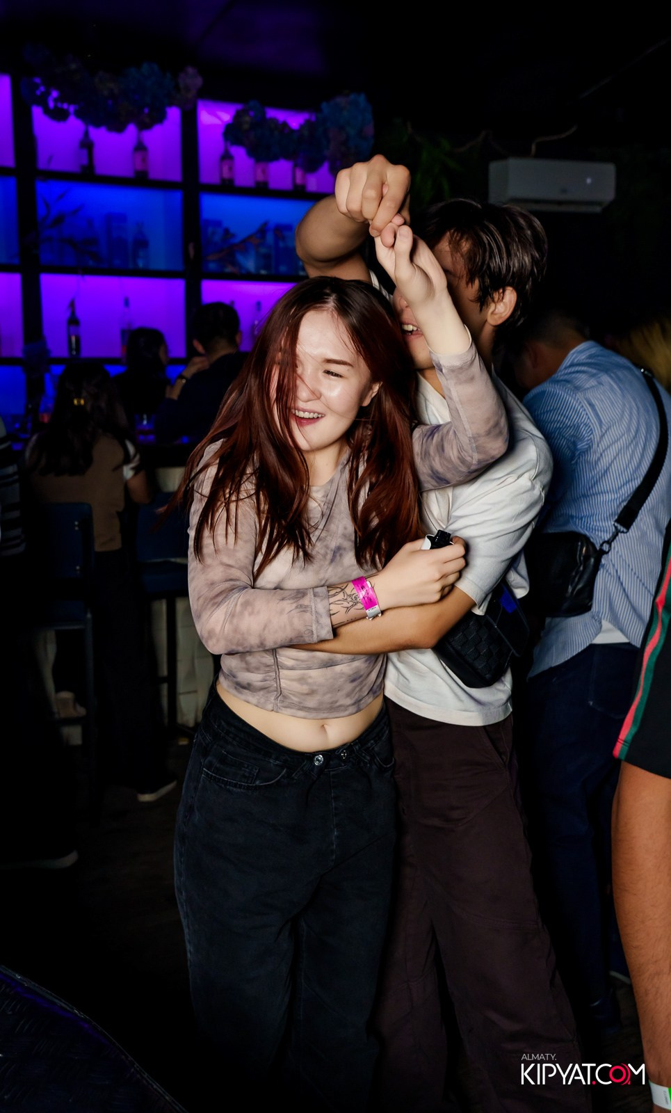 UYAT EMES BAR. КИПЯТКОМ АЛМАТЫ!