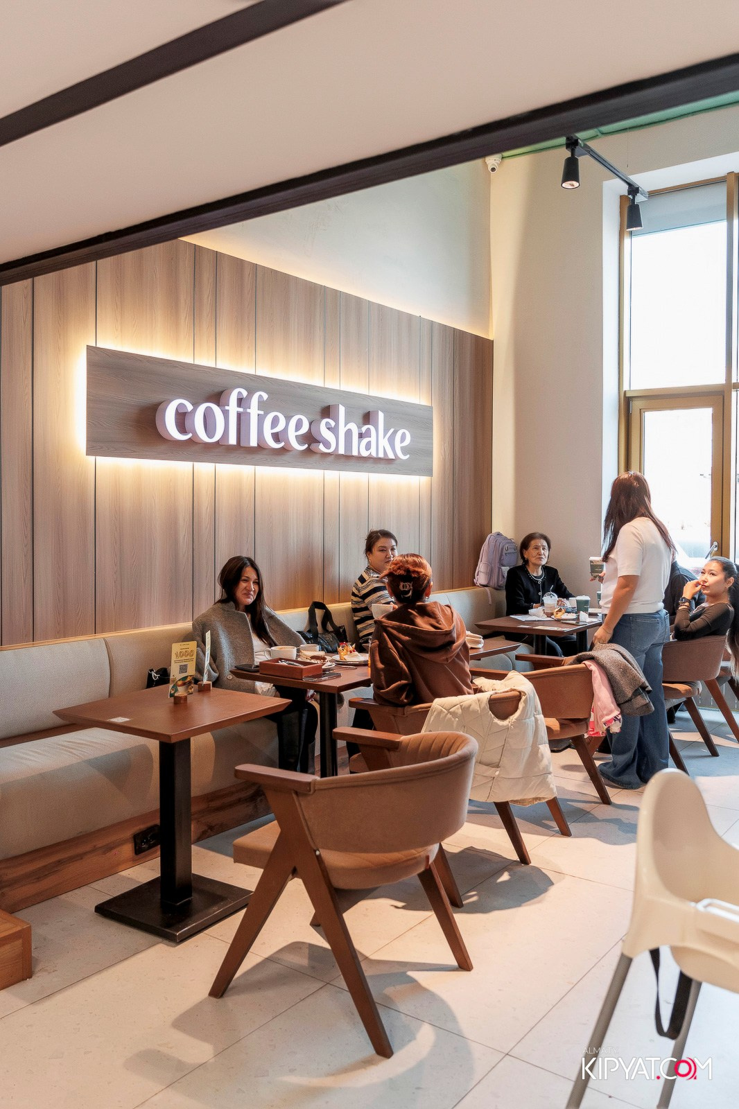 ОТКРЫТИЕ COFFEE SHAKE АСЫЛ ТАС. КИПЯТКОМ АЛМАТЫ!