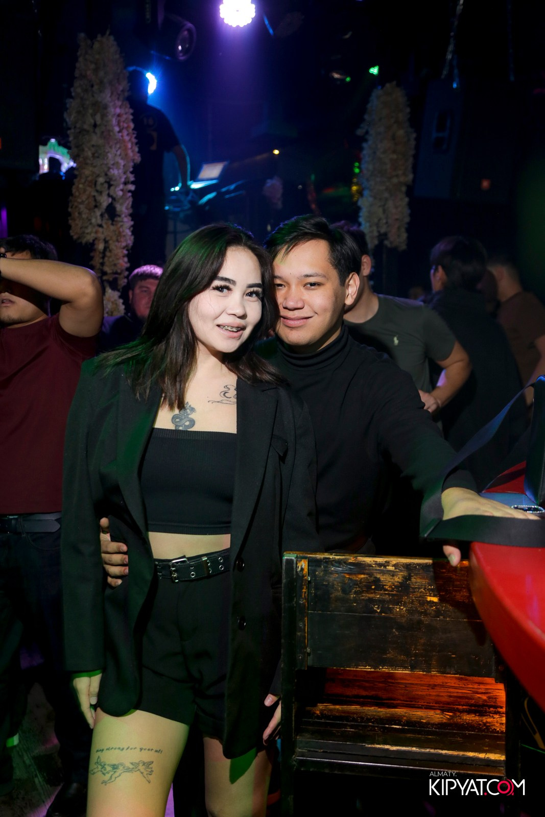 UYAT EMES BAR. КИПЯТКОМ АЛМАТЫ!