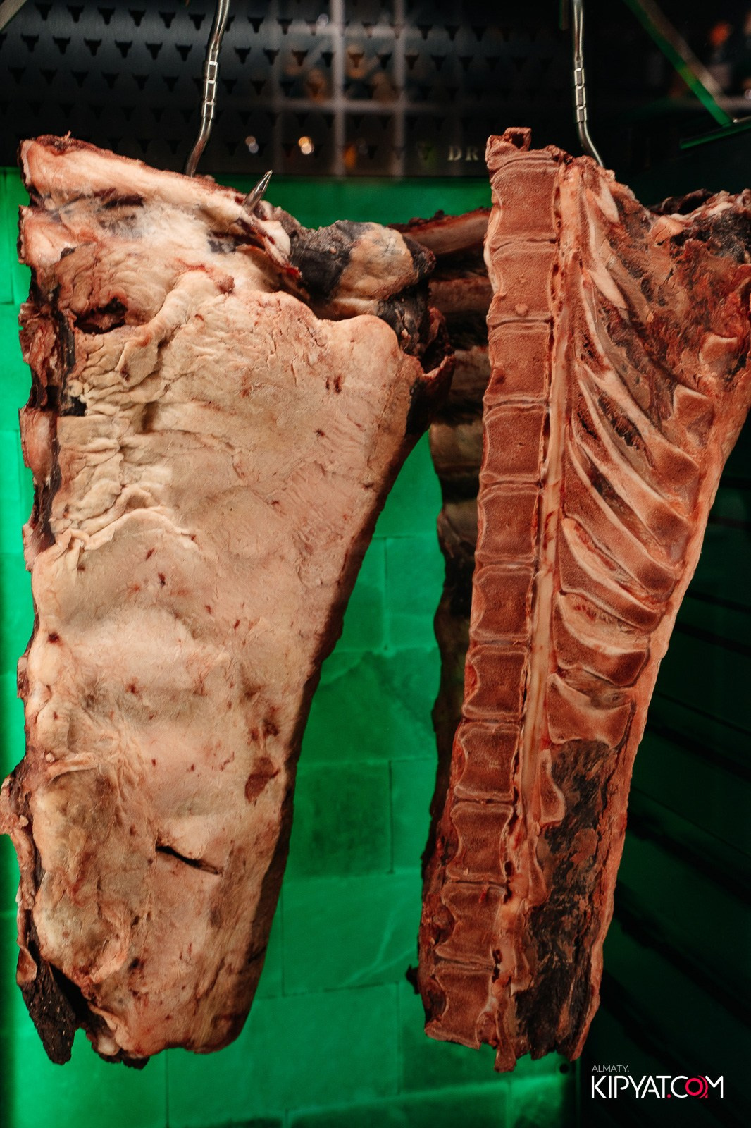 LAUREATE GRAND CAFÉ. КИПЯТКОМ АЛМАТЫ!