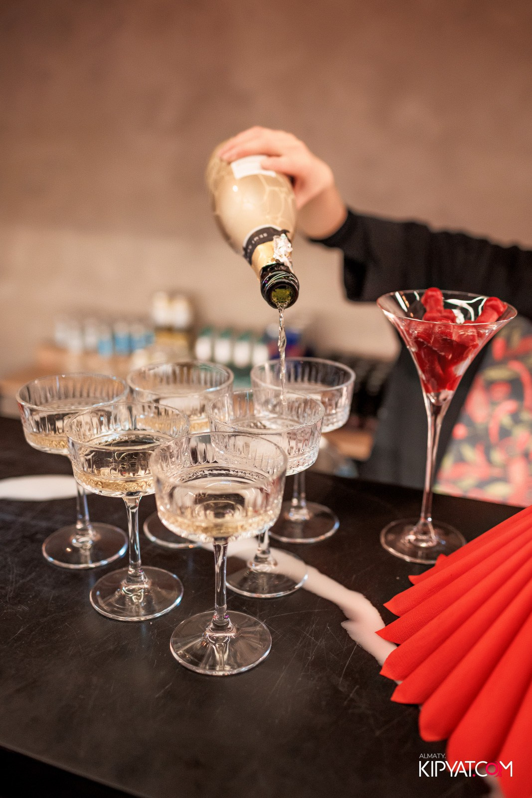 ARABIS НА ГАГАРИНА. КИПЯТКОМ АЛМАТЫ!