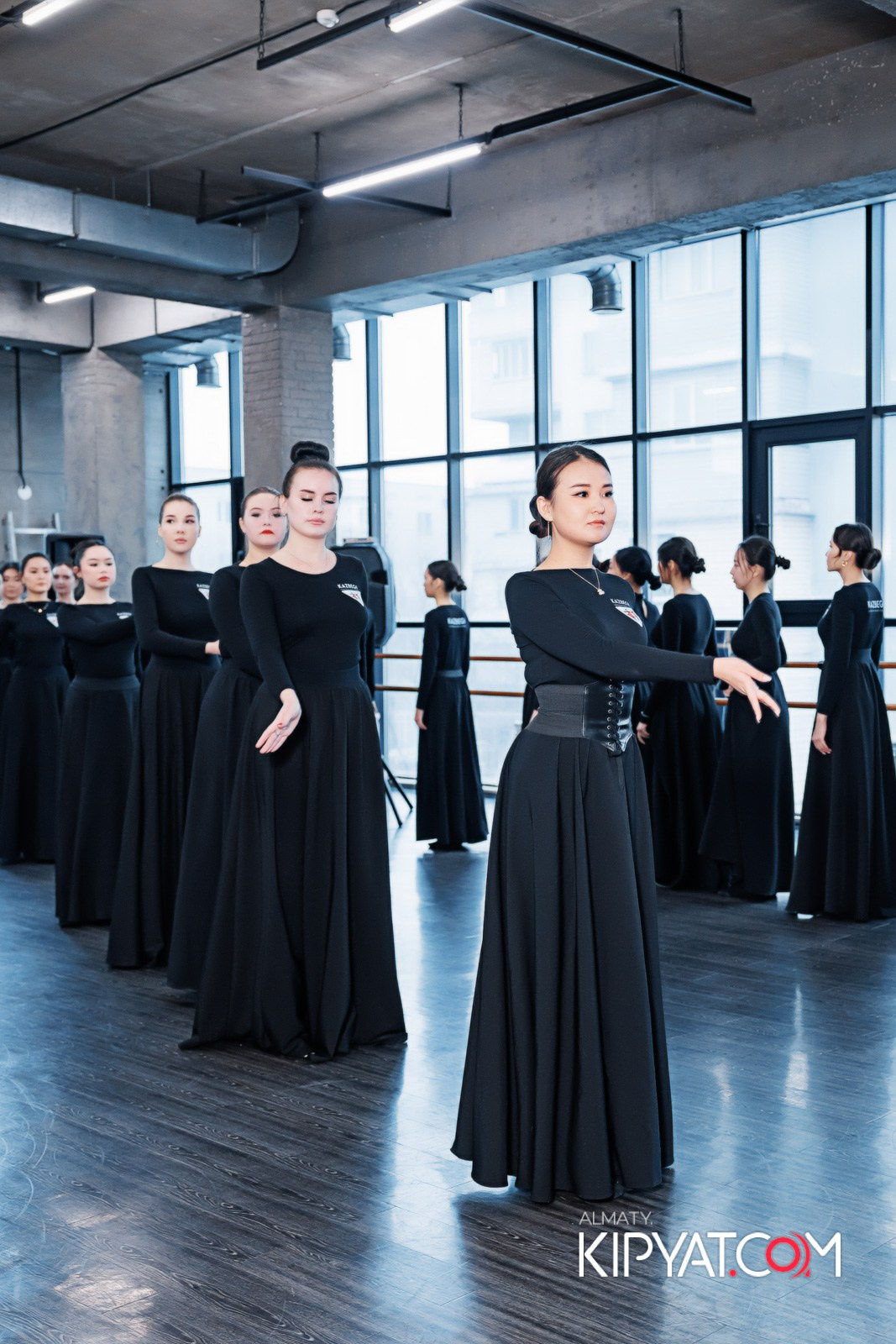 BLOCKBUSTER ТАНЦЕВАЛЬНАЯ АКАДЕМИЯ. КИПЯТКОМ АЛМАТЫ!