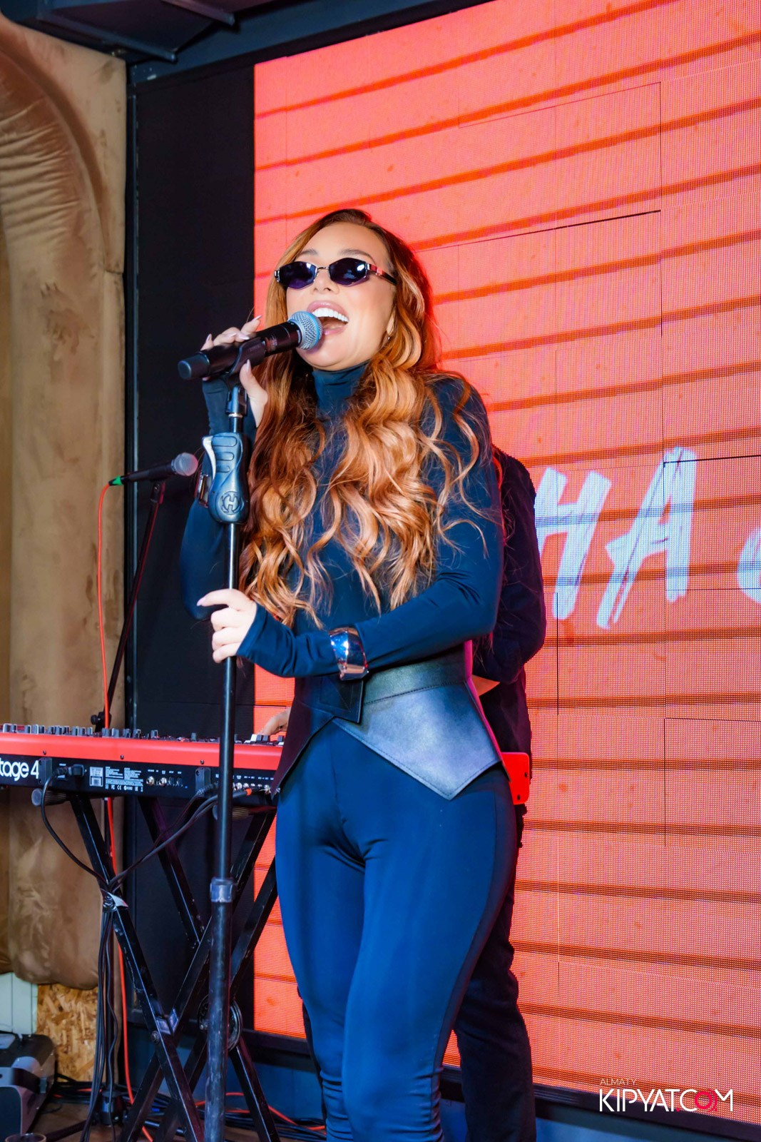 LAUREATE KARAOKE HALL. КИПЯТКОМ АЛМАТЫ!