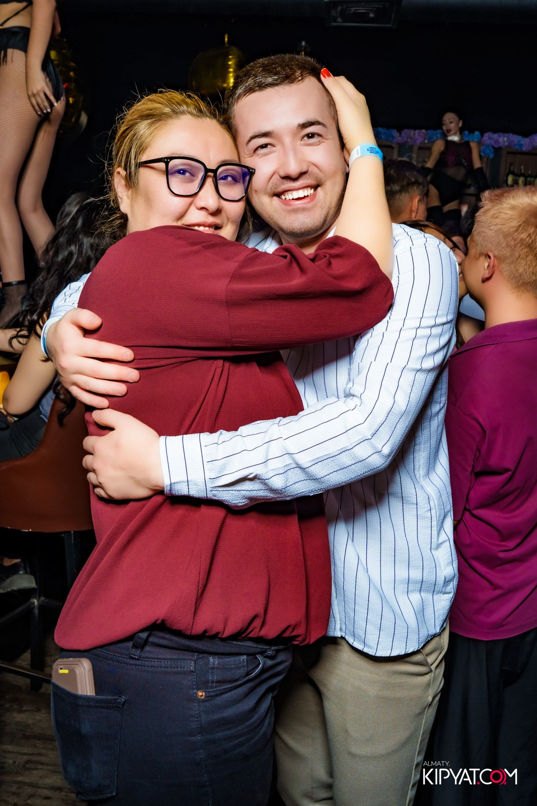 UYAT EMES BAR. КИПЯТКОМ АЛМАТЫ!