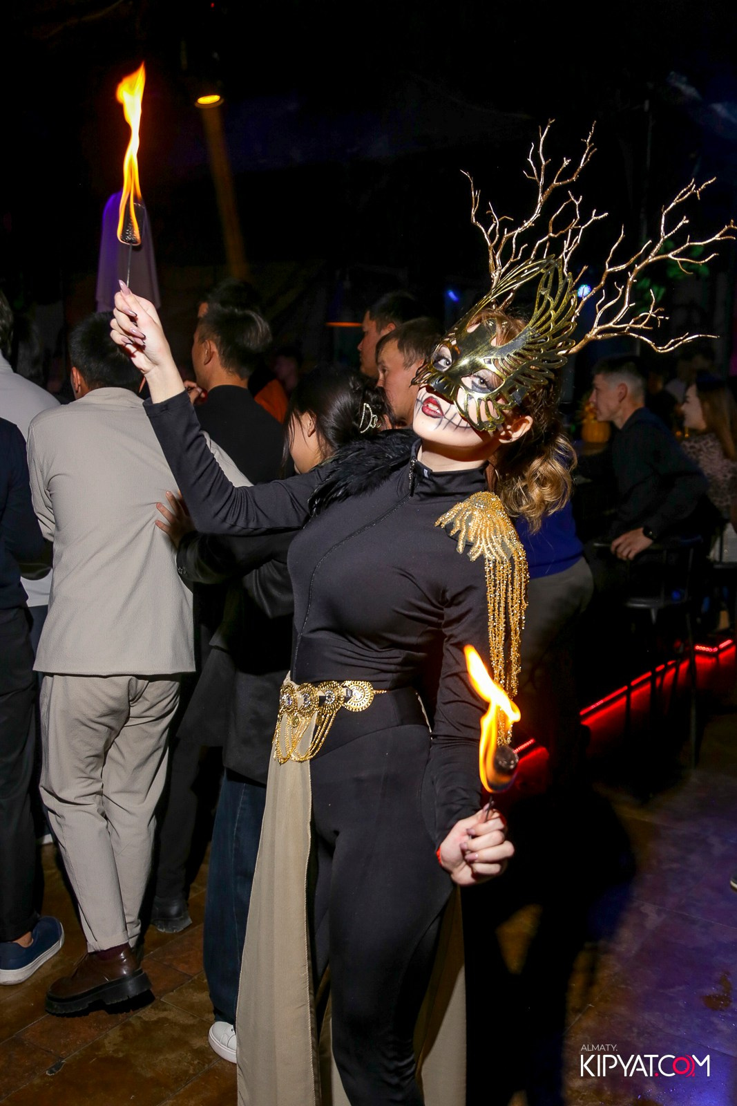 ARAGOSTA ДИСКО-БАР. КИПЯТКОМ АЛМАТЫ!