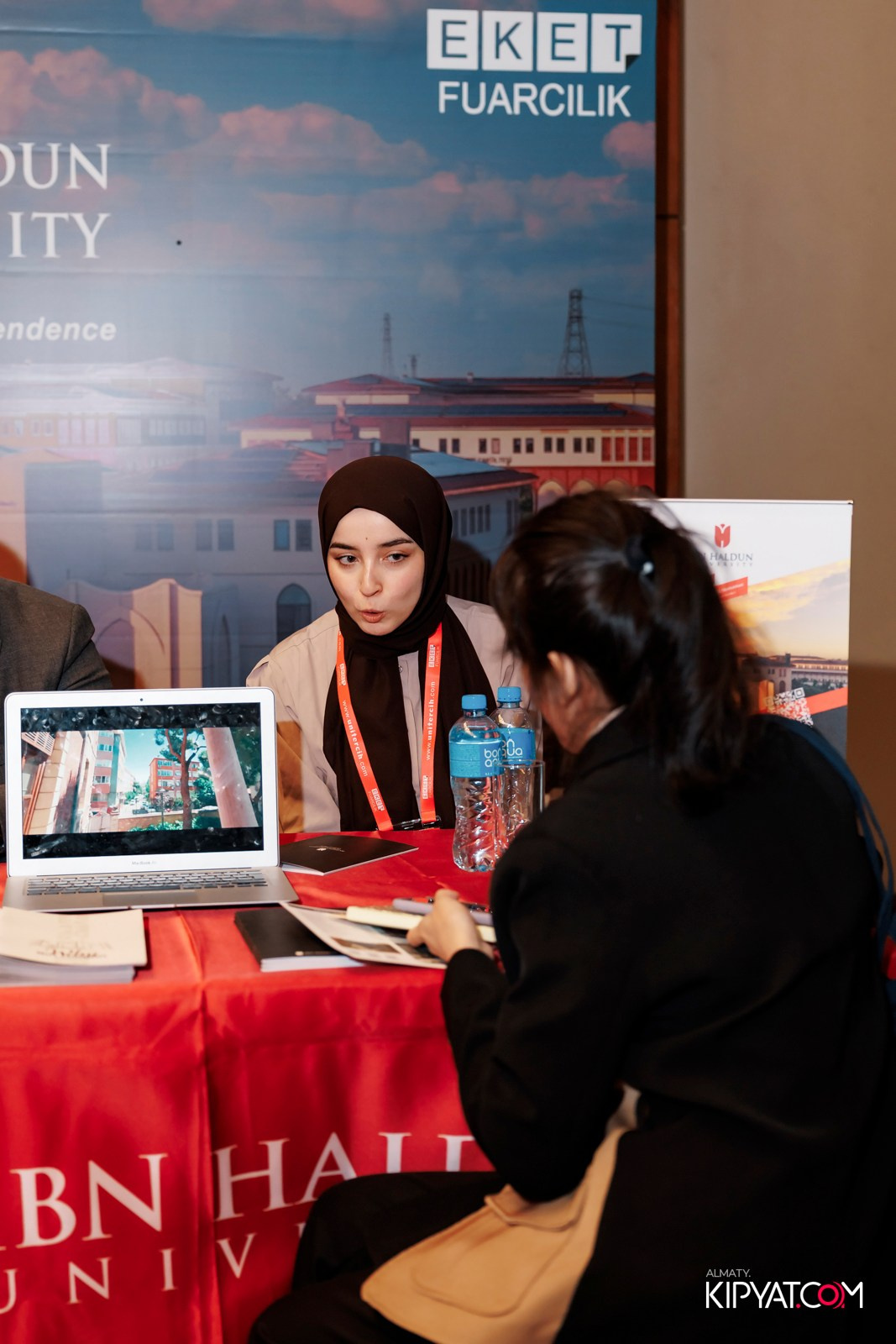 ВЫСТАВКА ТУРЕЦКИХ УНИВЕРСИТЕТОВ. КИПЯТКОМ АЛМАТЫ! Фотосъемка мероприятий в Алматы