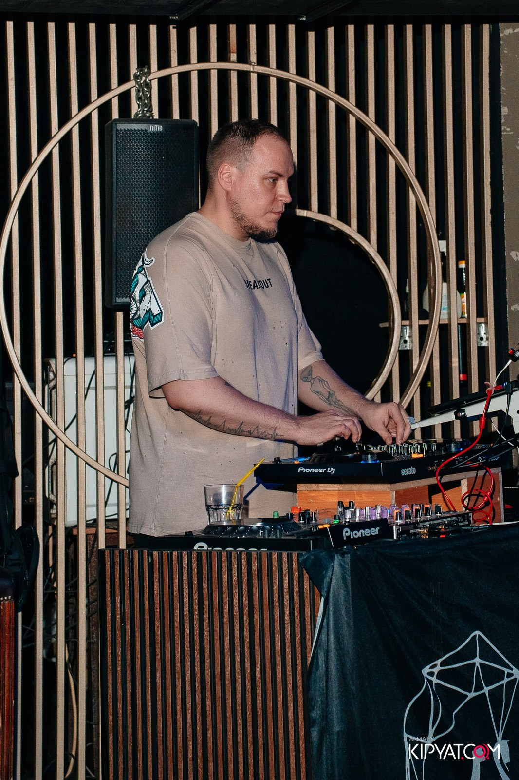 CHINA PARTY RETRO HIT. КИПЯТКОМ АЛМАТЫ!