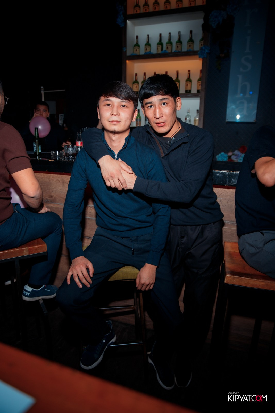 UYAT EMES BAR. КИПЯТКОМ АЛМАТЫ!