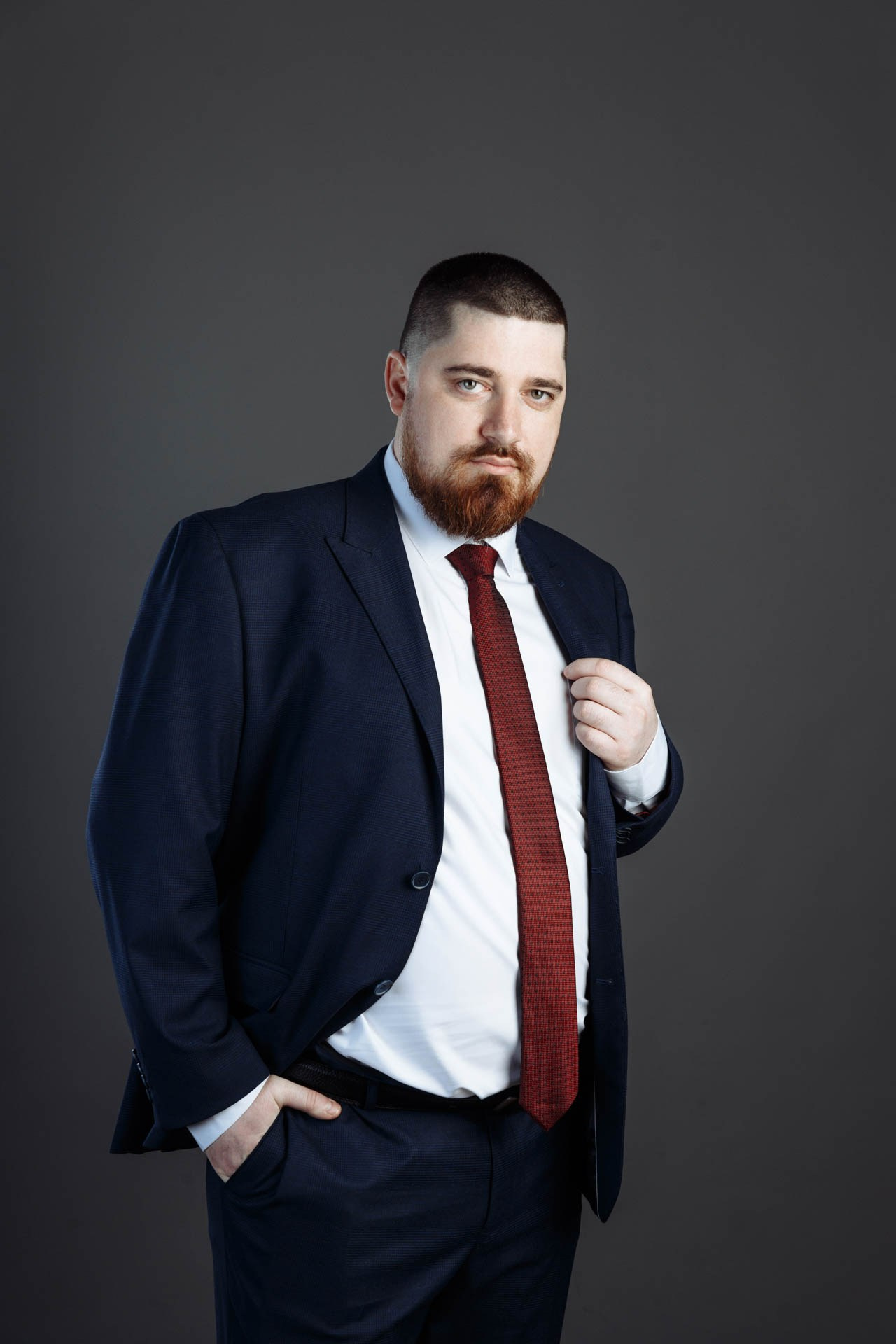 Бизнес-портреты сотрудников для сайта страховой компании InsFamily. Событийный фотограф Максим Бескоровайновнов