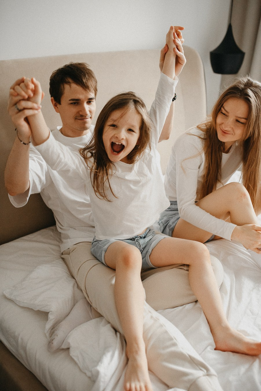 Костя, Яна, Кристина, Леон | дома