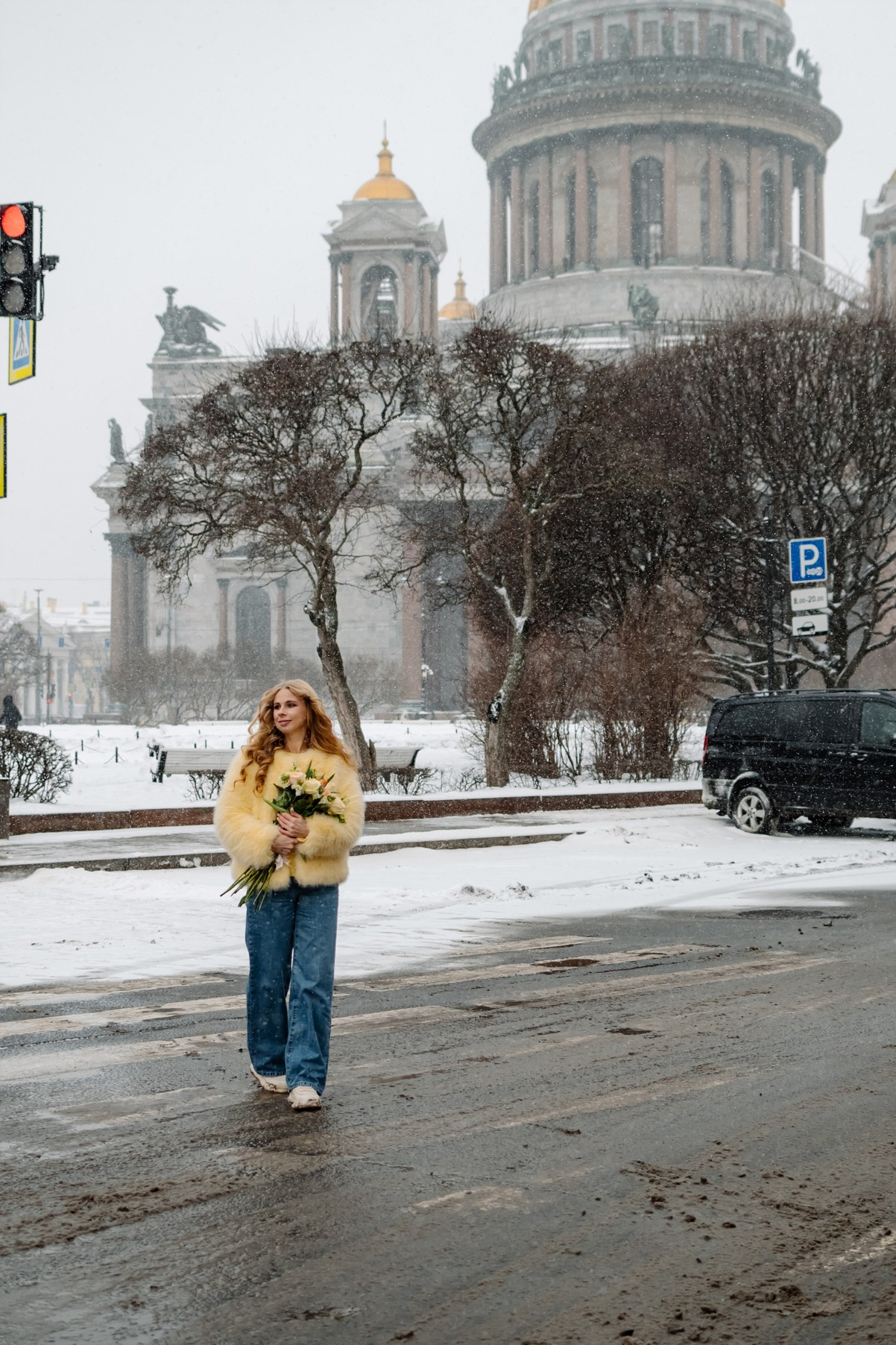 Фотосессия девушки зимой у Исаакиевского собора. Свадебный и семейный фотограф в Санкт-Петербурге (Спб) Елена Худякова