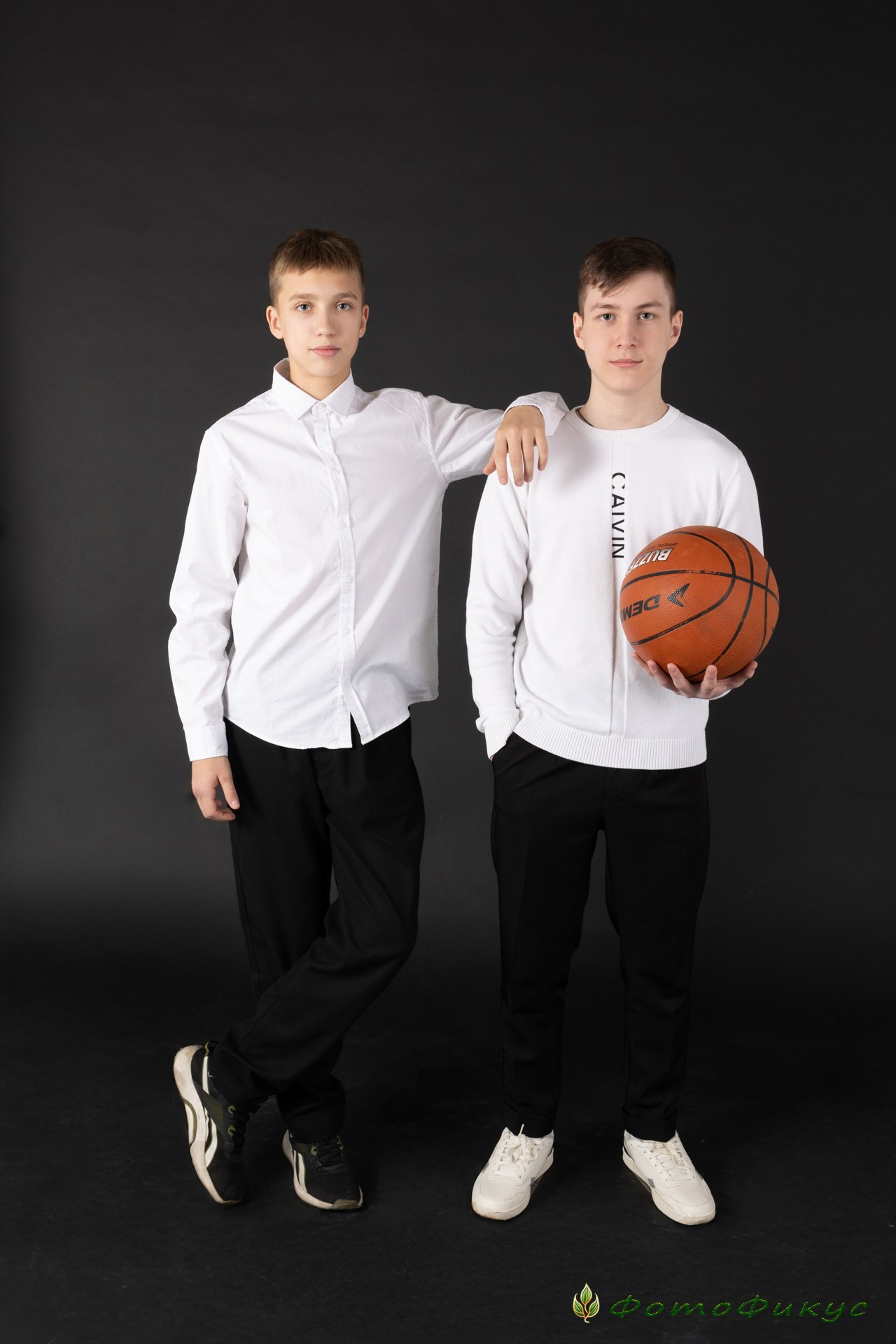 Старшеклассники. Студия. Фотографы Евгений и Екатерина. Фотофикус. Тюмень