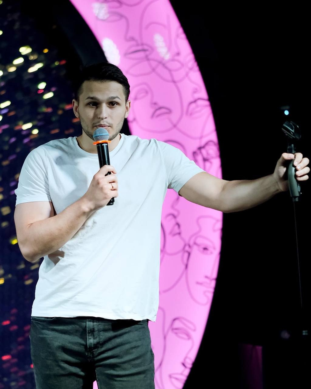 Ведущий Мельник дум. Подрядчики и друзья сети свадебных площадок House for wedding