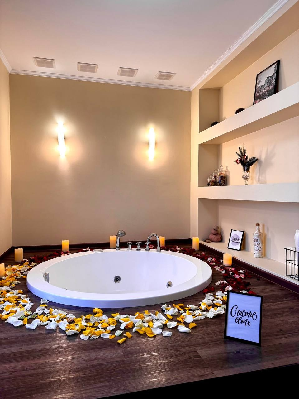 Сауна с джакузи, водопадом, большим и теплым бассейном, хаммамом в ClubHouse в